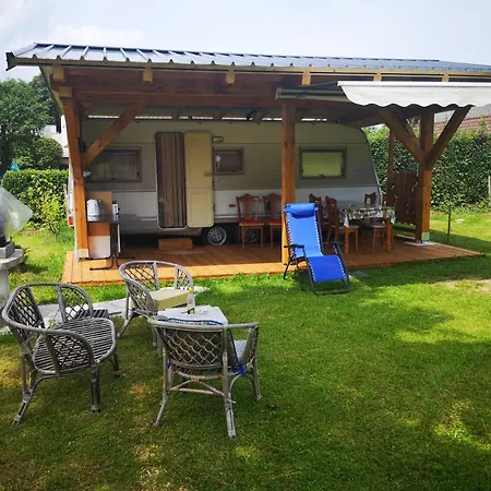 Počitniška hiša Pocitniska Prikolica Zeleni Raj Podnart