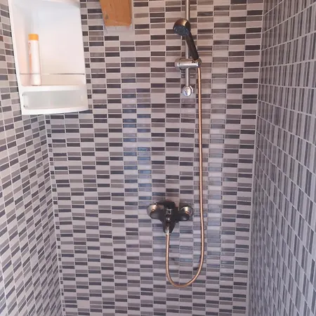 Pocitniska Prikolica Zeleni Raj Počitniška hiša *