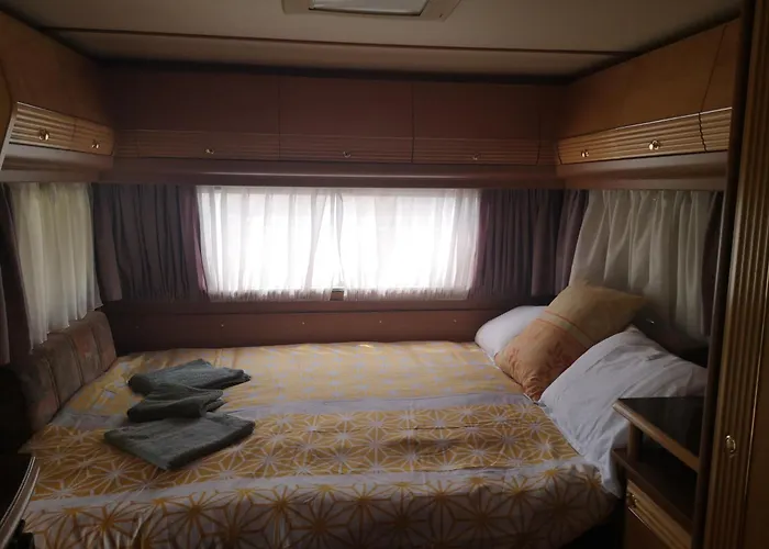 度假居 Pocitniska Prikolica Zeleni Raj 帕德纳特