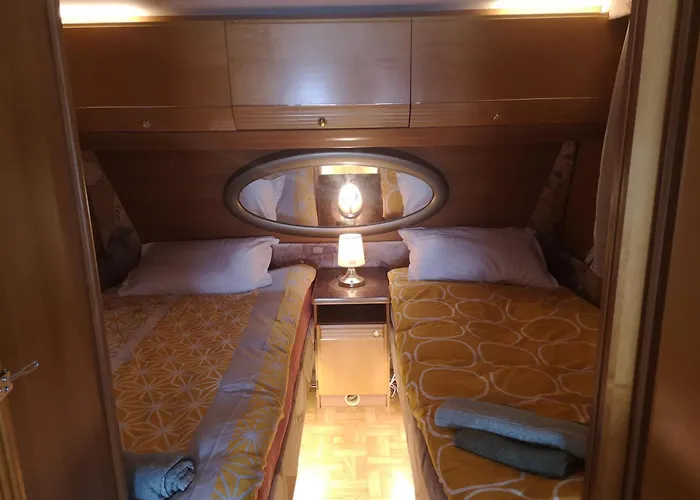 Pocitniska Prikolica Zeleni Raj 度假居 *