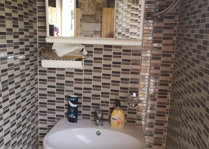 Pocitniska Prikolica Zeleni Raj 度假居