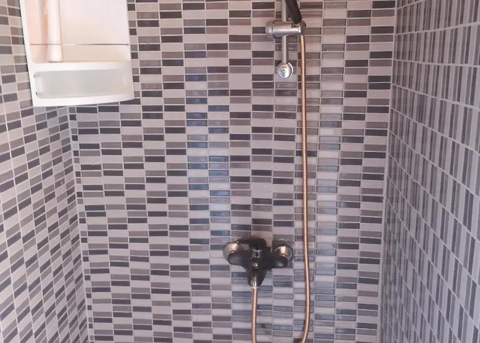 Pocitniska Prikolica Zeleni Raj 度假居 *